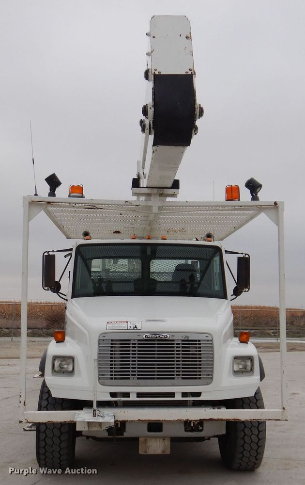 image for item LC9401 2003 Freightliner FL80  bucket truck