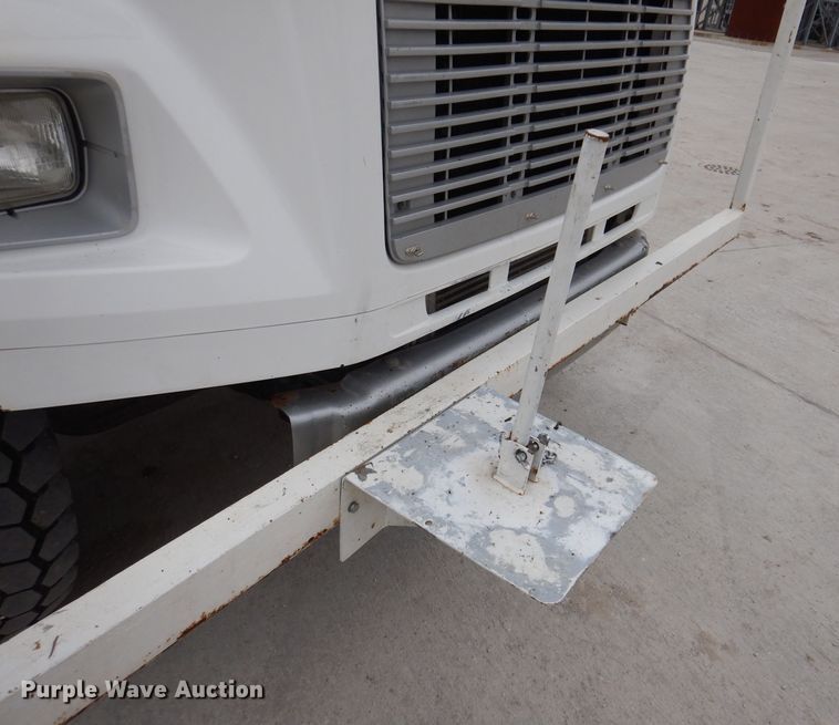image for item LC9401 2003 Freightliner FL80  bucket truck