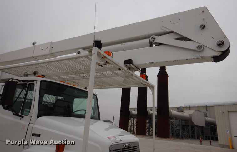 image for item LC9401 2003 Freightliner FL80  bucket truck