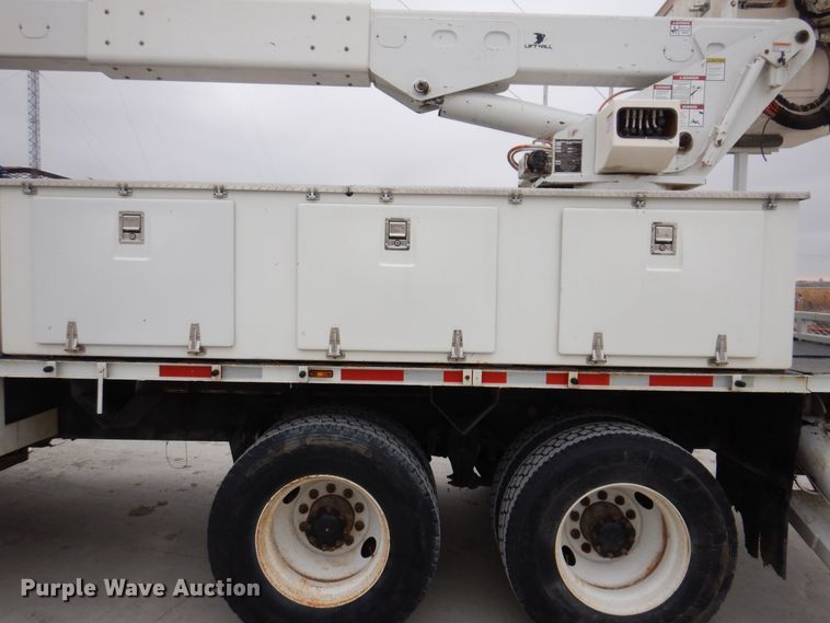 image for item LC9401 2003 Freightliner FL80  bucket truck