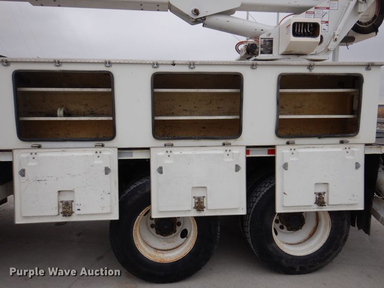 image for item LC9401 2003 Freightliner FL80  bucket truck