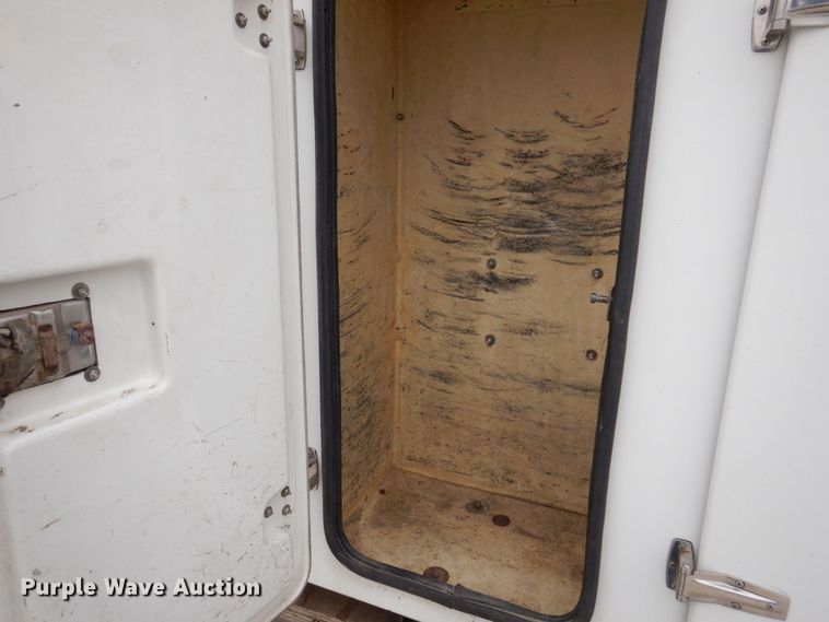 image for item LC9401 2003 Freightliner FL80  bucket truck