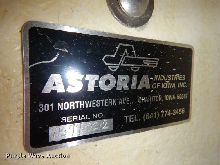 image for item LC9401 2003 Freightliner FL80  bucket truck