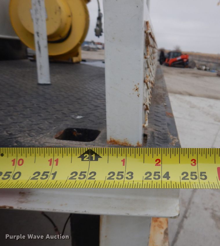 image for item LC9401 2003 Freightliner FL80  bucket truck