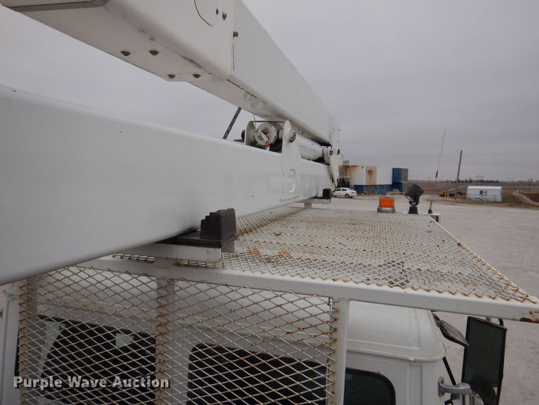 image for item LC9401 2003 Freightliner FL80  bucket truck