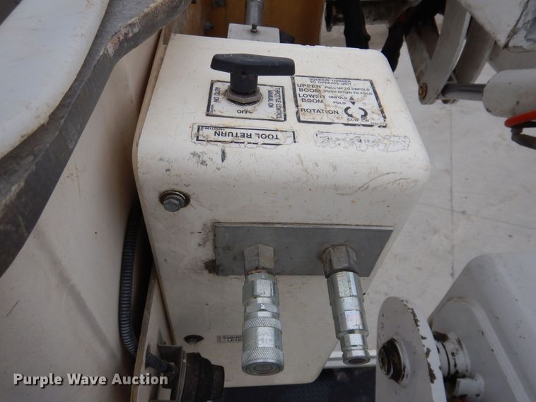 image for item LC9401 2003 Freightliner FL80  bucket truck