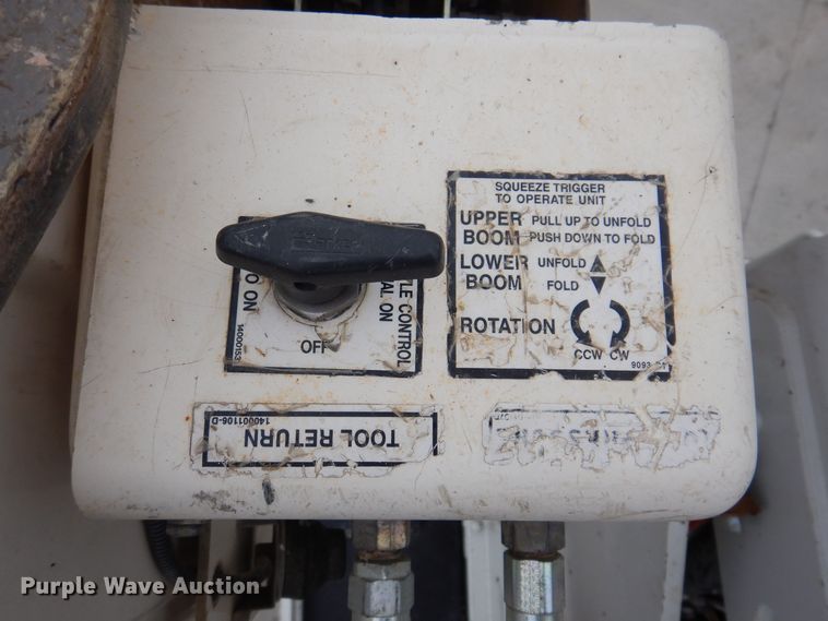 image for item LC9401 2003 Freightliner FL80  bucket truck