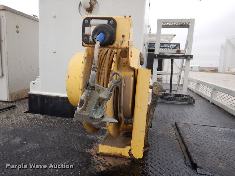 image for item LC9401 2003 Freightliner FL80  bucket truck