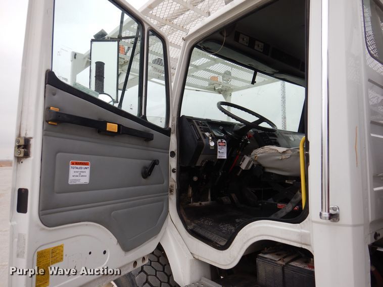 image for item LC9401 2003 Freightliner FL80  bucket truck