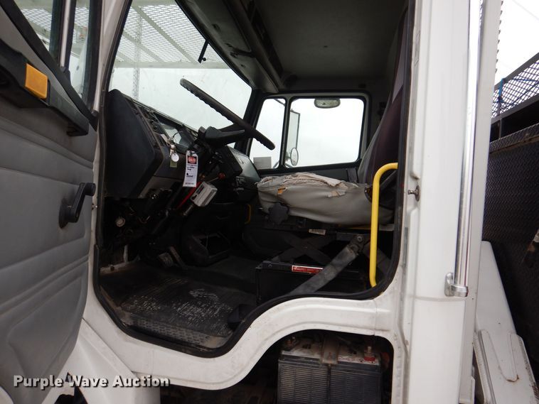 image for item LC9401 2003 Freightliner FL80  bucket truck
