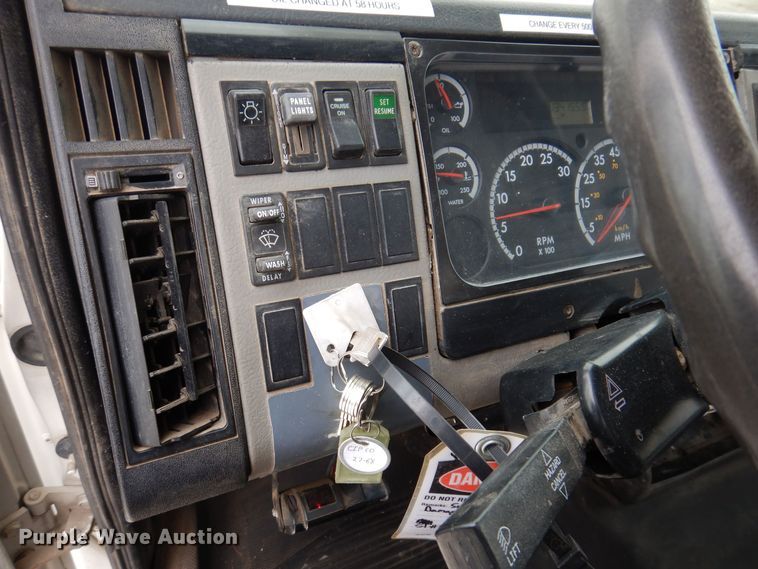 image for item LC9401 2003 Freightliner FL80  bucket truck