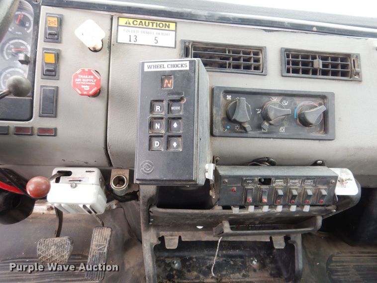 image for item LC9401 2003 Freightliner FL80  bucket truck