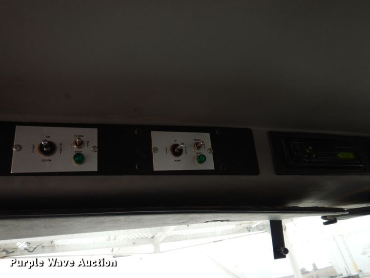 image for item LC9401 2003 Freightliner FL80  bucket truck