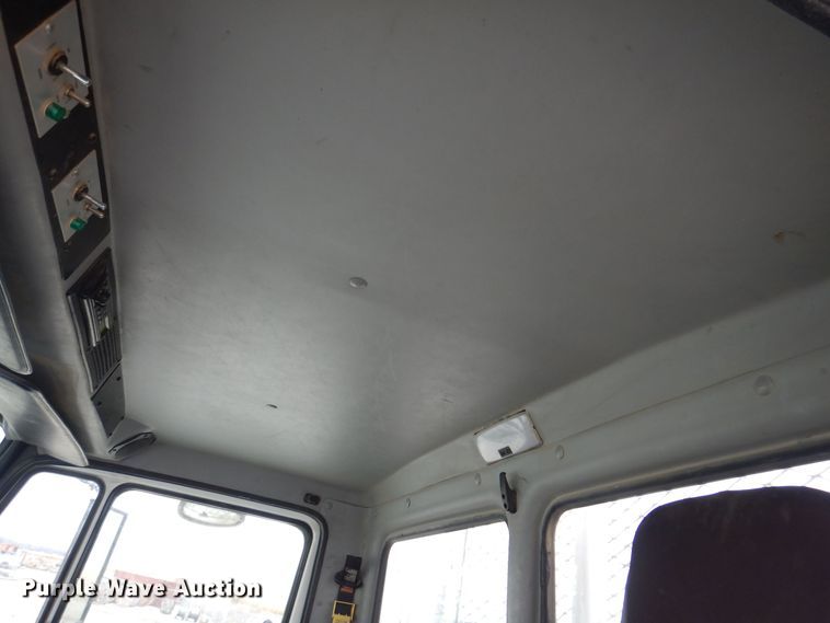 image for item LC9401 2003 Freightliner FL80  bucket truck