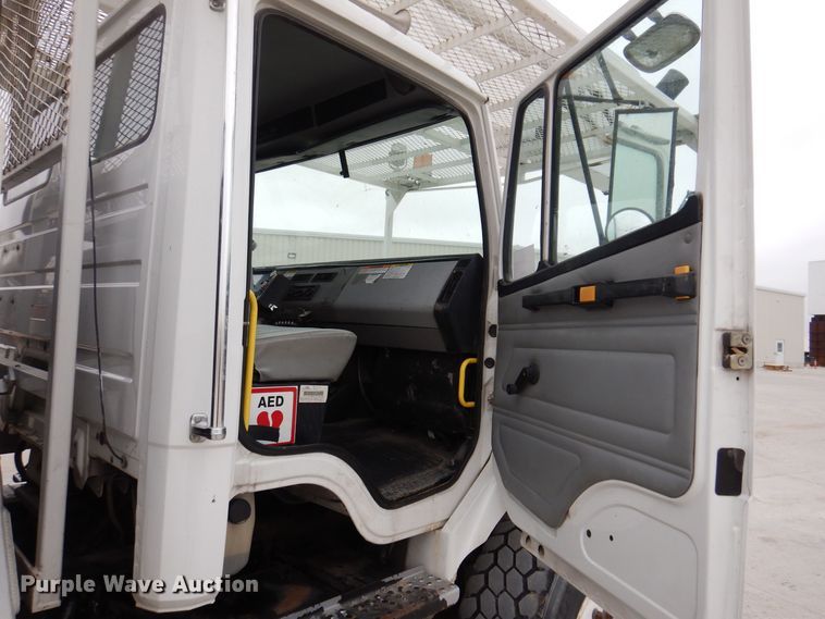 image for item LC9401 2003 Freightliner FL80  bucket truck