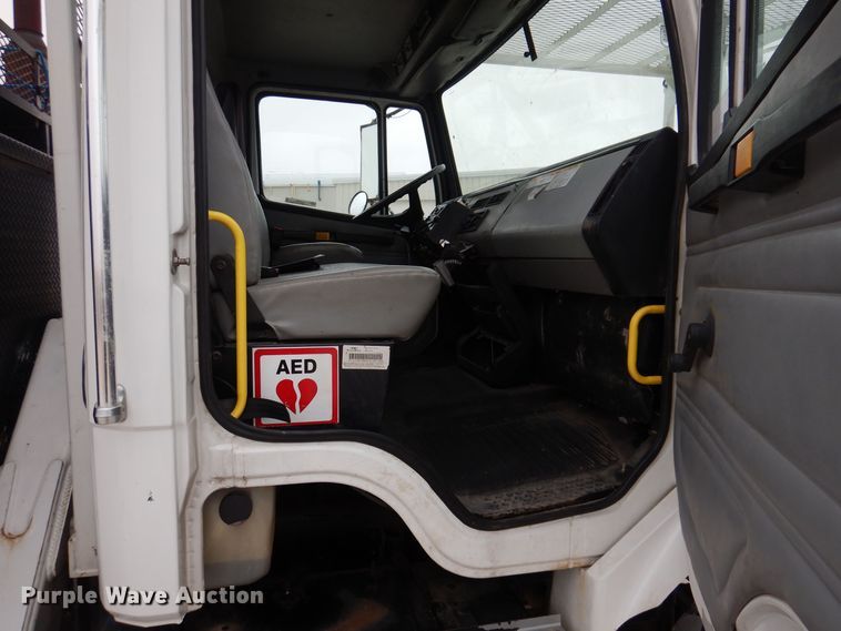 image for item LC9401 2003 Freightliner FL80  bucket truck