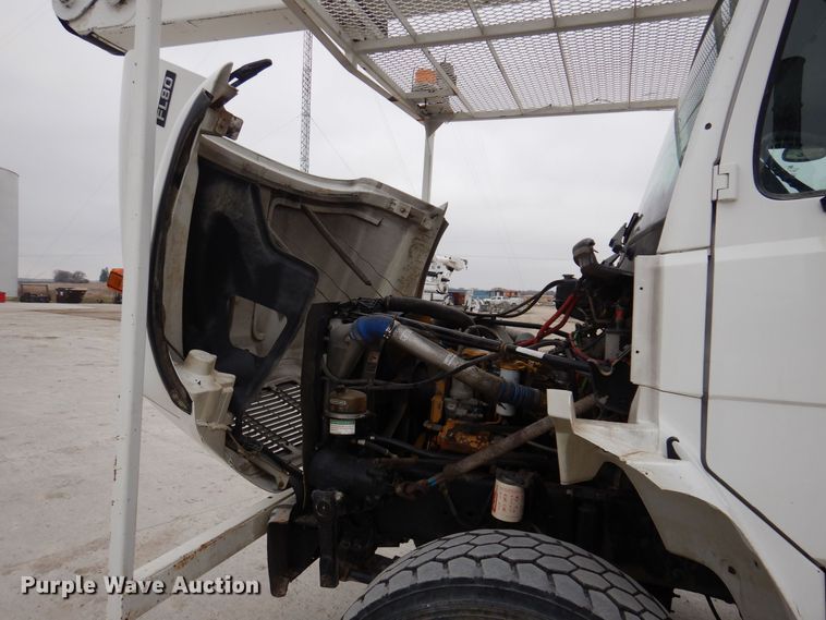 image for item LC9401 2003 Freightliner FL80  bucket truck