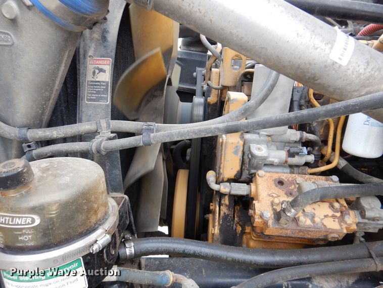 image for item LC9401 2003 Freightliner FL80  bucket truck