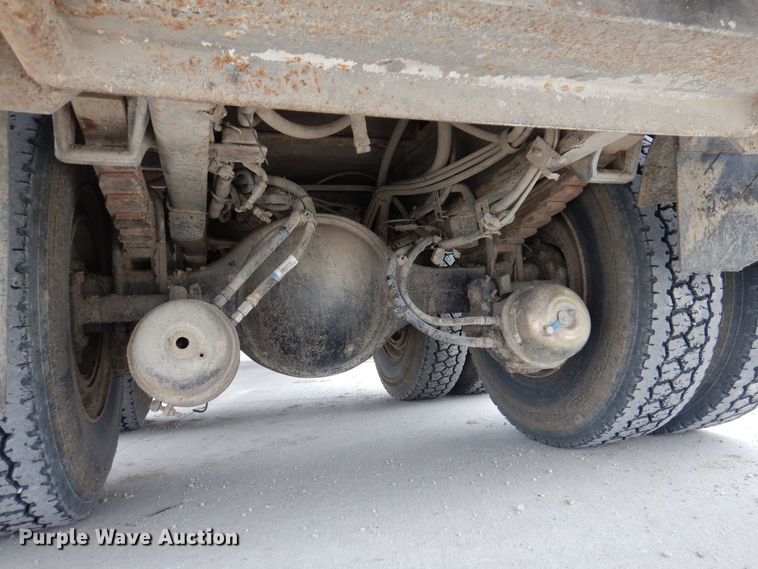 image for item LC9401 2003 Freightliner FL80  bucket truck