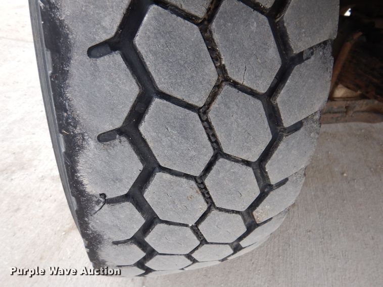 image for item LC9401 2003 Freightliner FL80  bucket truck