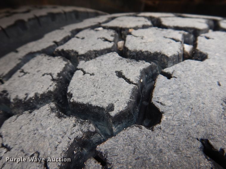 image for item LC9401 2003 Freightliner FL80  bucket truck