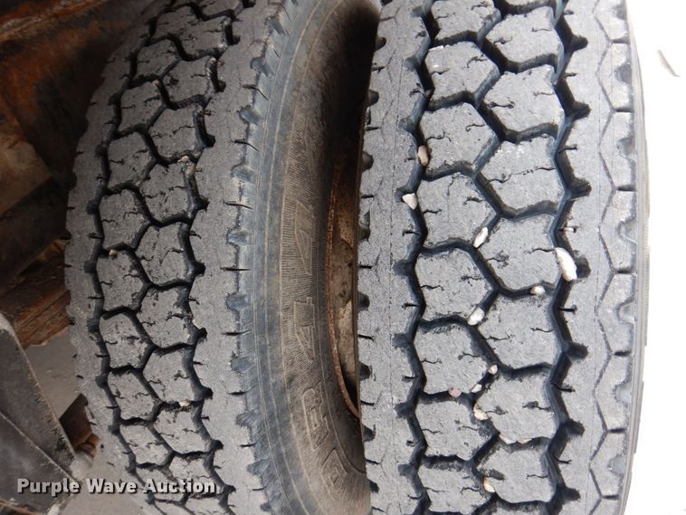 image for item LC9401 2003 Freightliner FL80  bucket truck