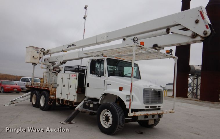 image for item LC9402 2003 Freightliner FL80  bucket truck