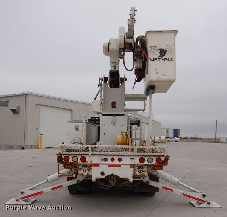 image for item LC9402 2003 Freightliner FL80  bucket truck