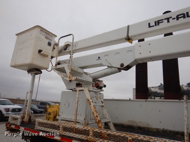 image for item LC9402 2003 Freightliner FL80  bucket truck