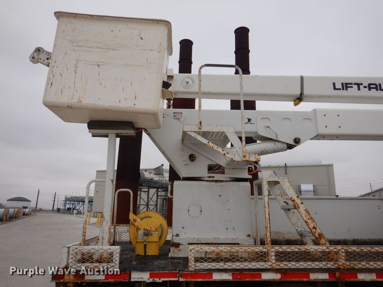 image for item LC9402 2003 Freightliner FL80  bucket truck