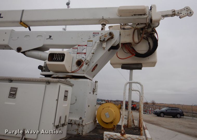 image for item LC9402 2003 Freightliner FL80  bucket truck