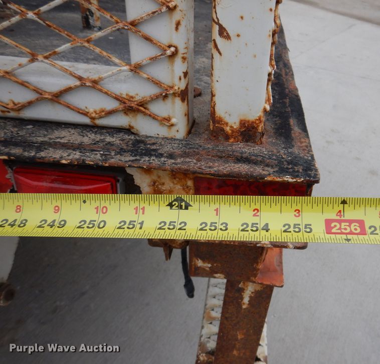 image for item LC9402 2003 Freightliner FL80  bucket truck