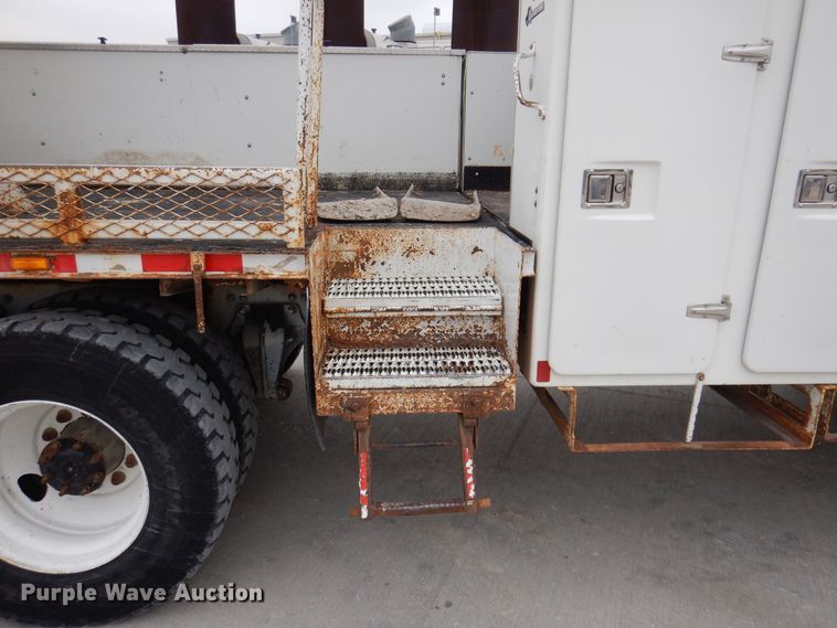 image for item LC9402 2003 Freightliner FL80  bucket truck