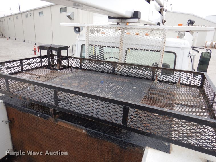 image for item LC9402 2003 Freightliner FL80  bucket truck