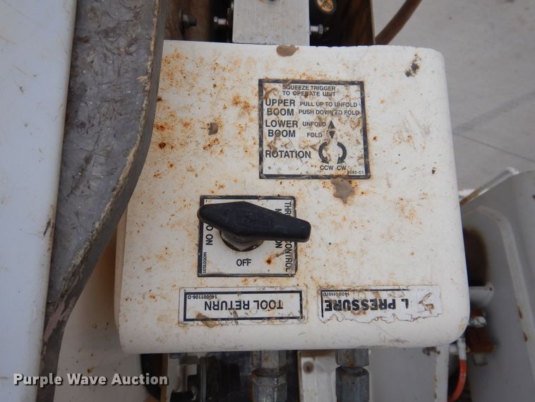 image for item LC9402 2003 Freightliner FL80  bucket truck