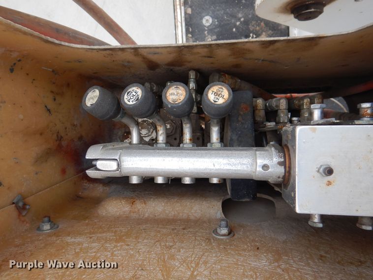 image for item LC9402 2003 Freightliner FL80  bucket truck