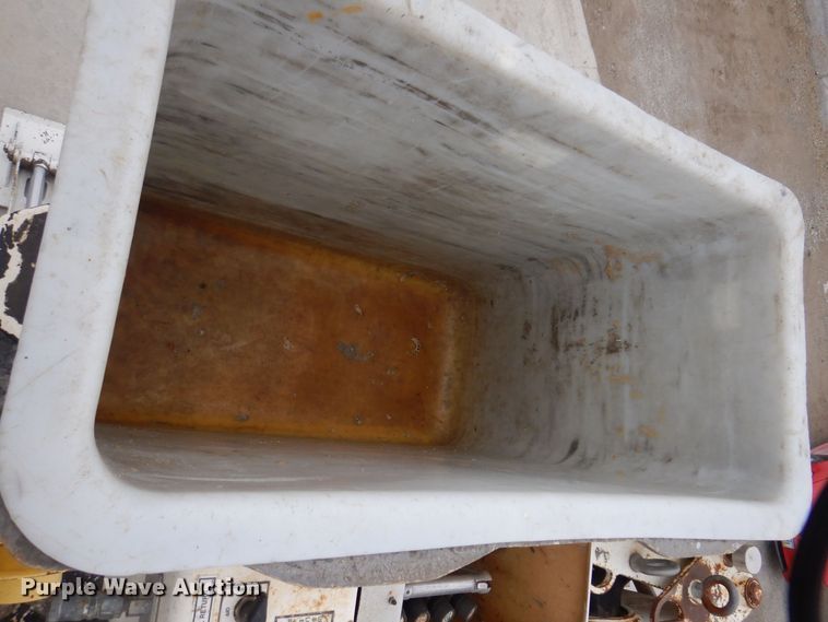 image for item LC9402 2003 Freightliner FL80  bucket truck