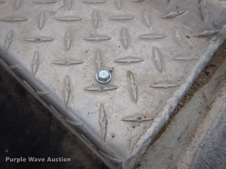 image for item LC9402 2003 Freightliner FL80  bucket truck