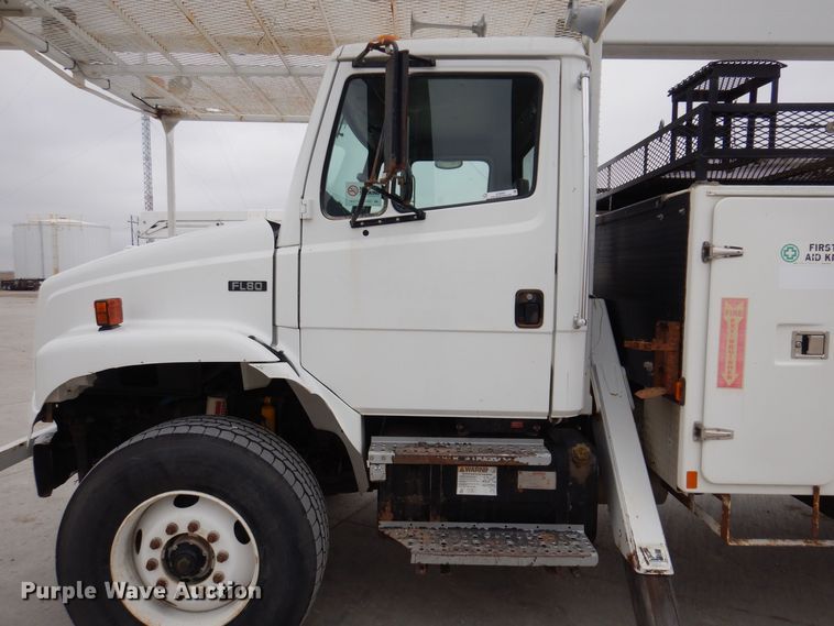 image for item LC9402 2003 Freightliner FL80  bucket truck