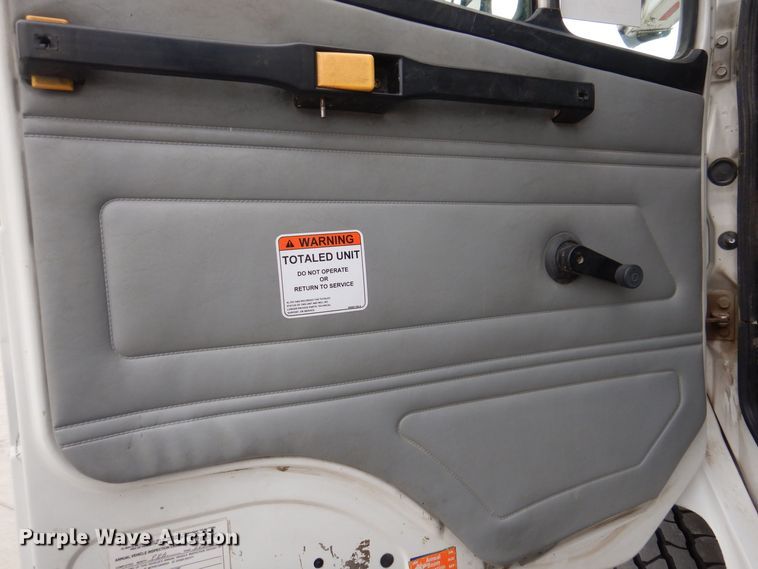 image for item LC9402 2003 Freightliner FL80  bucket truck