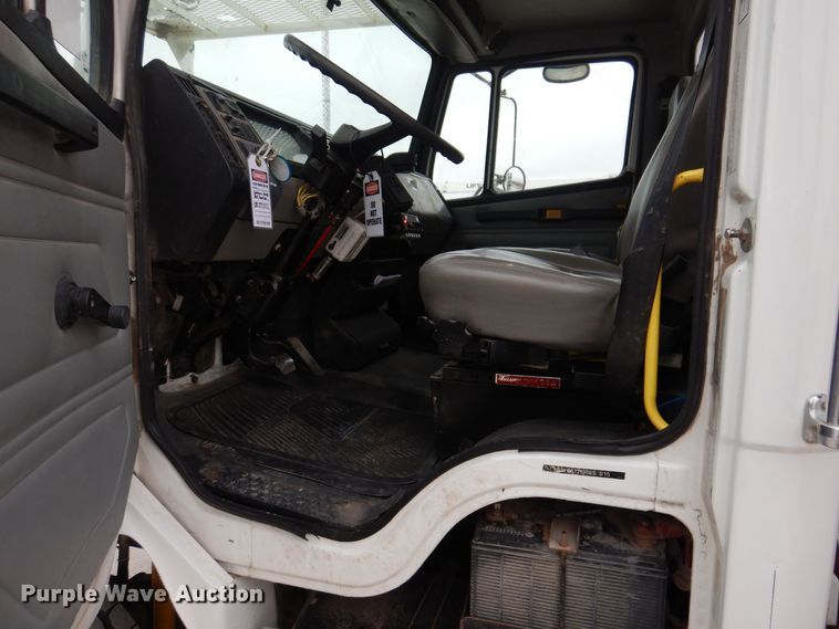 image for item LC9402 2003 Freightliner FL80  bucket truck
