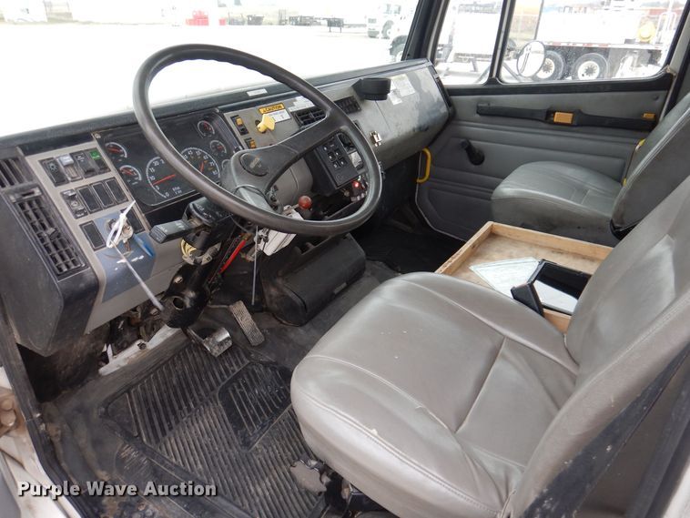 image for item LC9402 2003 Freightliner FL80  bucket truck