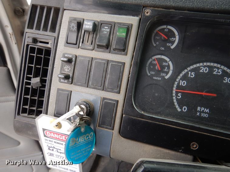 image for item LC9402 2003 Freightliner FL80  bucket truck