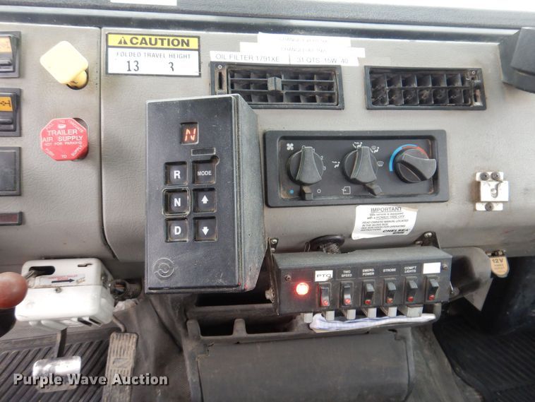 image for item LC9402 2003 Freightliner FL80  bucket truck