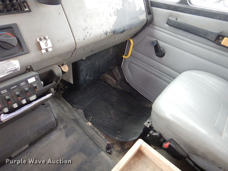 image for item LC9402 2003 Freightliner FL80  bucket truck