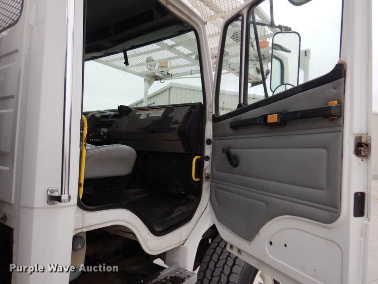 image for item LC9402 2003 Freightliner FL80  bucket truck