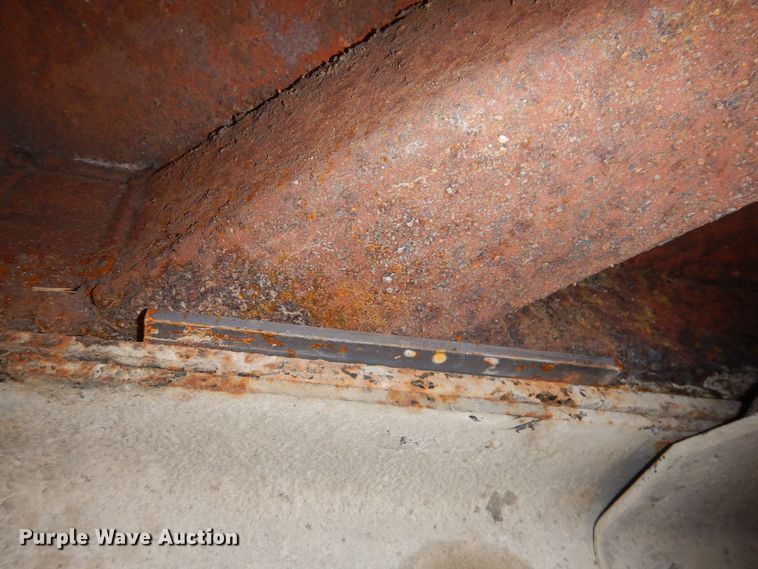 image for item LC9402 2003 Freightliner FL80  bucket truck