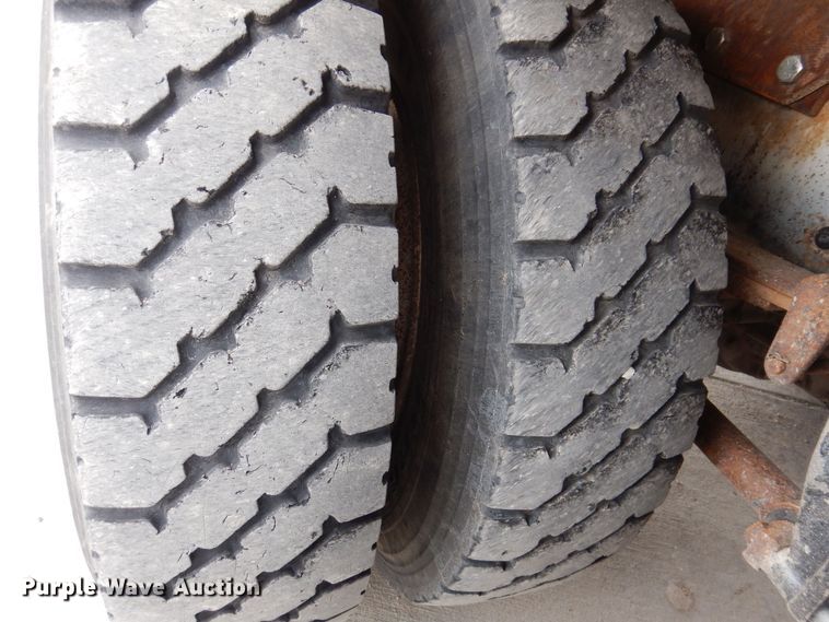 image for item LC9402 2003 Freightliner FL80  bucket truck