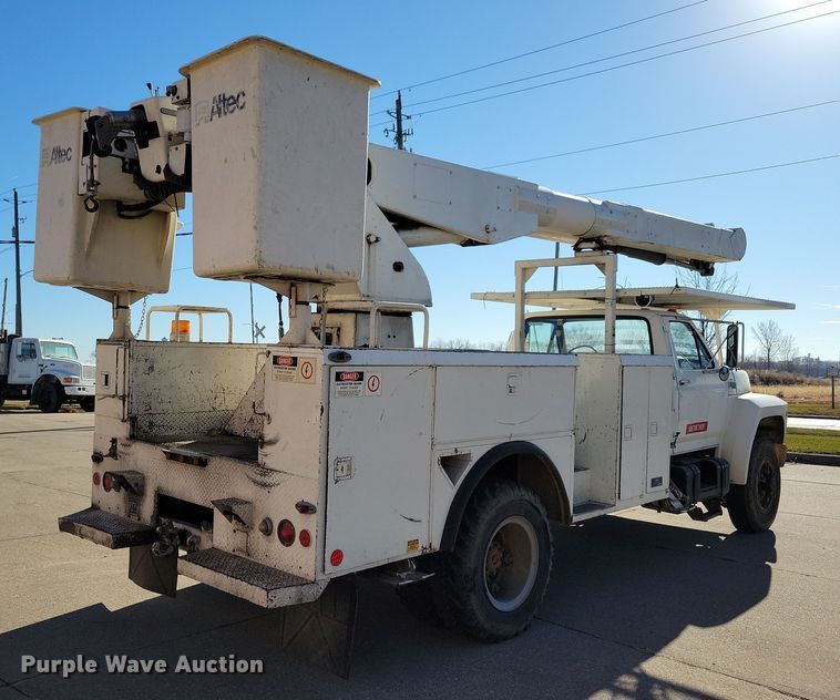 image for item LC9447 1990 Ford F800  bucket truck