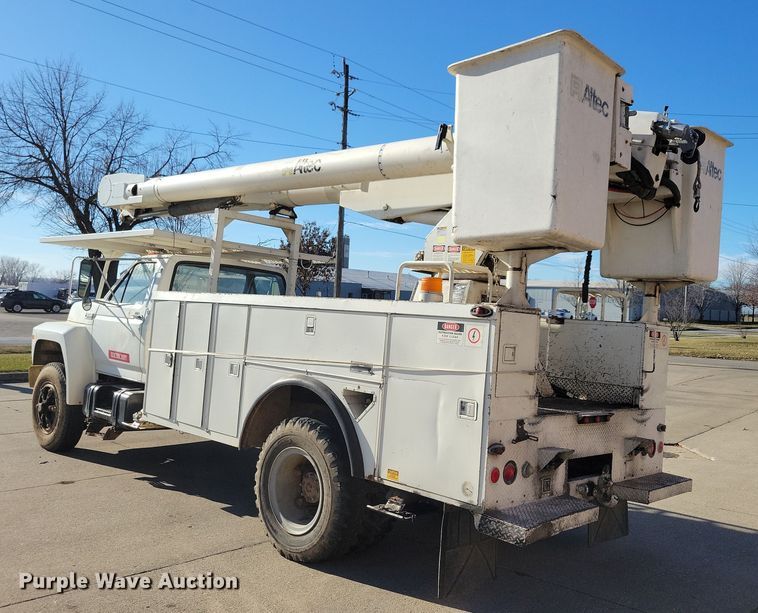 image for item LC9447 1990 Ford F800  bucket truck